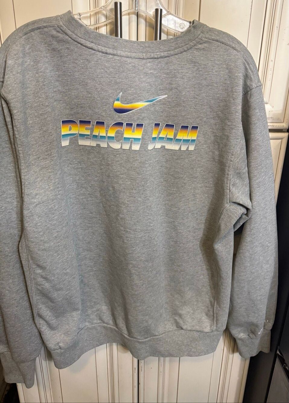 Nike Unisex Dri-FIT EYBL Peach Jam Basketball Sweatshirt Heather Gray Medium
